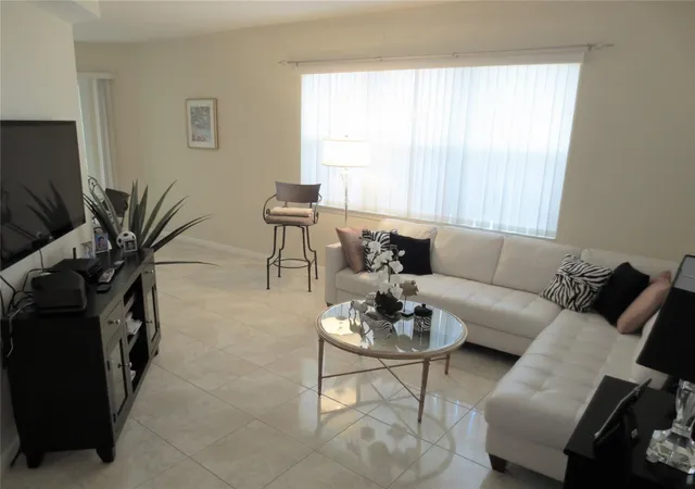 Homes for sale in Lauderdale By The Sea, FL | 1900 Oceanwalk Ln #117, Lauderdale By The Sea, FL 33062 | MLS# B26027059