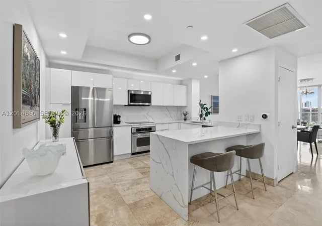 Photo 2 of Condo for sale at 3330 Ne 190Th St #1817, Aventura, FL 33180 | MLS# A12014860 | Listing updated on 2026-10-08