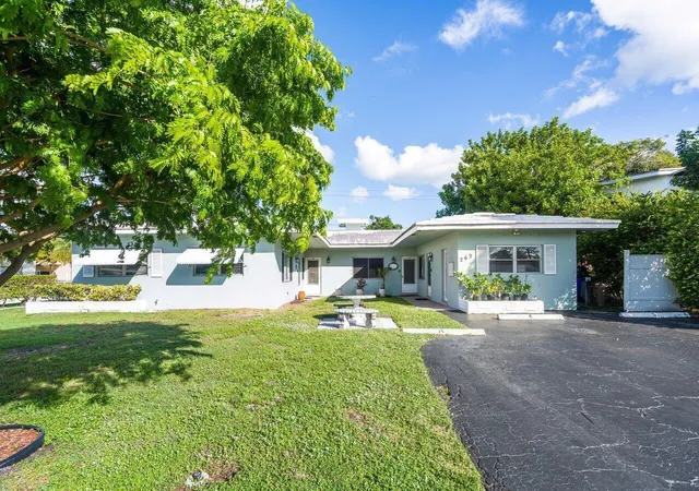 Homes for sale in Deerfield Beach, FL | 262 Se 9th Ave #1-4, Deerfield Beach, FL 33441 | MLS# B26027127