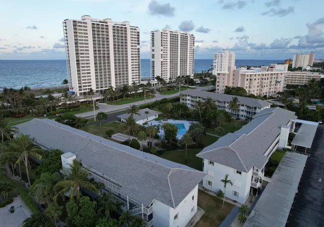 3rd image of 2700 Banyan Rd, Boca Raton, FL 33432