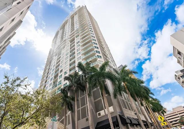 2nd image of 350 Se 2Nd St, Fort Lauderdale, FL 33301