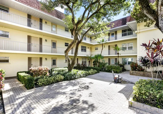 Homes for sale in Palm Beach Gardens, FL | 5510 Tamberlane Cir #242, Palm Beach Gardens, FL 33418 | MLS# B26027335