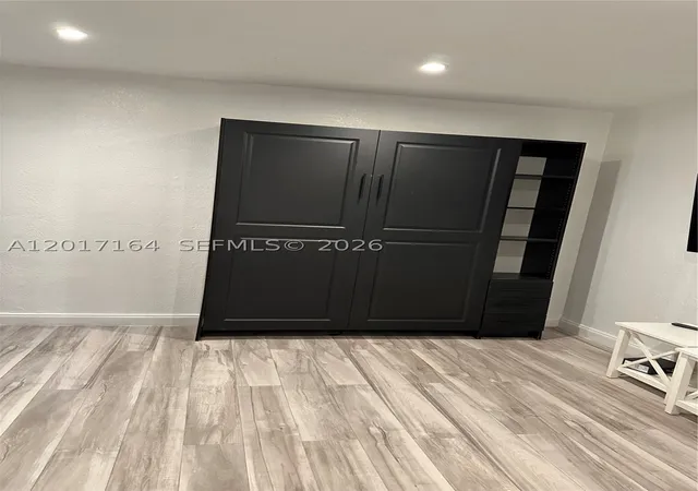 8401 Crespi Blvd #3