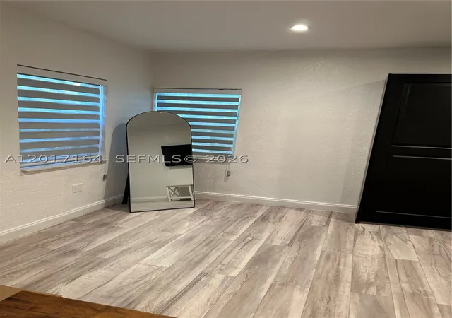 8401 Crespi Blvd #3