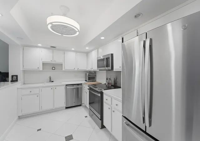 2nd image of 2681 S Course Dr #808, Pompano Beach, FL 33069 | MLS# B26027424