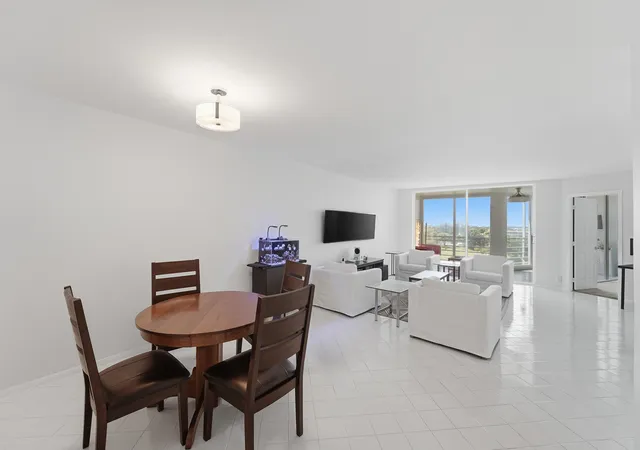 4th image of 2681 S Course Dr #808, Pompano Beach, FL 33069 | MLS# B26027424