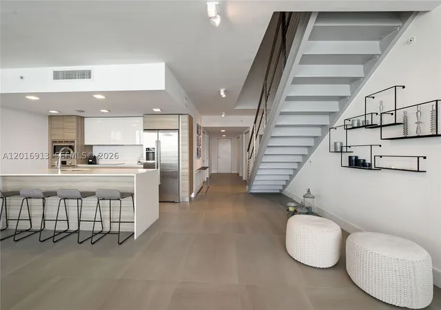 5th image of 6620 Indian Creek Dr #PH-712, Miami Beach, FL 33141 | MLS# A12016913