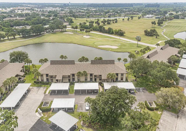 Homes for sale in Vero Beach, FL | 23 Plantation Dr #102, Vero Beach, FL 32966 | MLS# B26027434