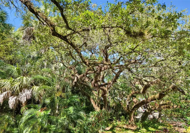3rd image of 2865 Riverland Rd, Fort Lauderdale, FL 33312 | MLS# A12017448