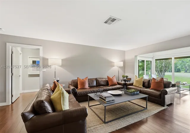 5th image of 4002 S Cypress Ln, Pompano Beach, FL 33069