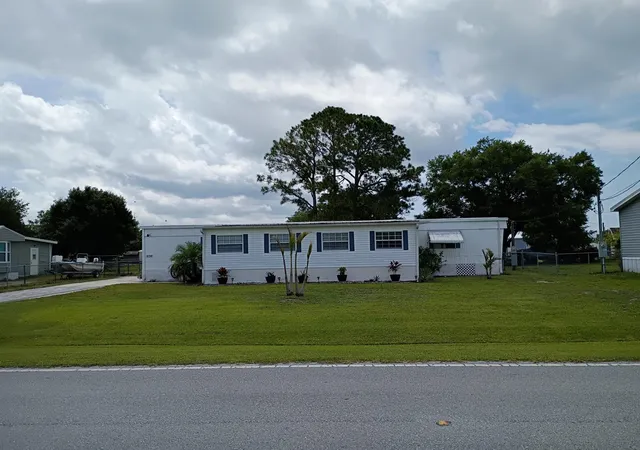 1st image of 2130 Se 24th Blvd, Okeechobee, FL 34974 | MLS# B26027462