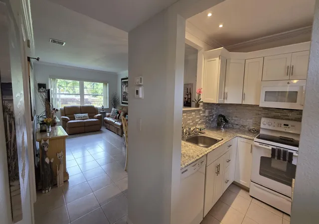 2nd image of 5161 W Oakland Park Blvd #206, Lauderdale Lakes, FL 33313 | MLS# B26027618