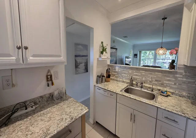 3rd image of 5161 W Oakland Park Blvd, Lauderdale Lakes, FL 33313