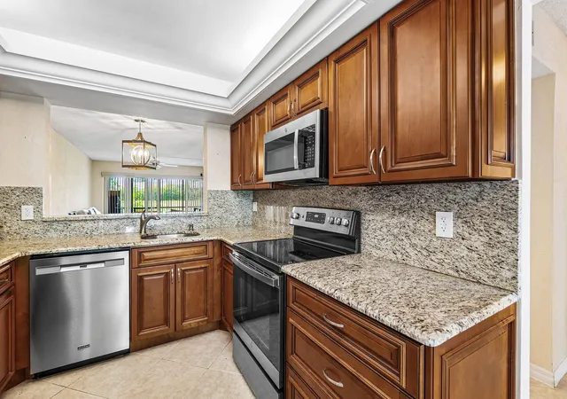 3rd image of 5054 Golfview Ct, Delray Beach, FL 33484