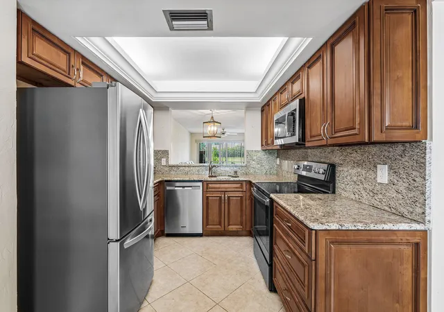 4th image of 5054 Golfview Ct, Delray Beach, FL 33484