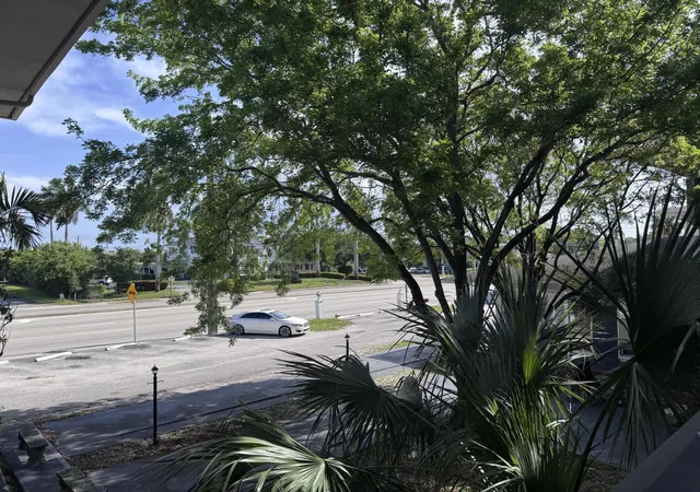 2nd image of 1150 E Sample Rd, Pompano Beach, FL 33064