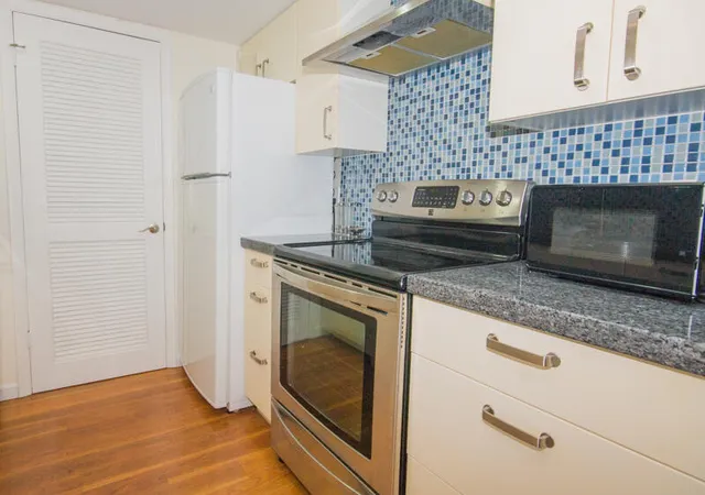 5th image of 301 Croton Ave #405, Lantana, FL 33462 | MLS# B26027870