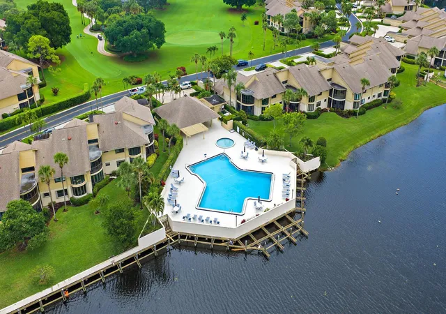 2nd image of 17165 Waterbend Dr, Jupiter, FL 33477