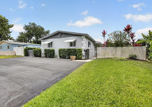 Homes for sale in Hollywood, FL | 6281 Moseley St #1-2, Hollywood, FL 33024 | MLS# B26027906