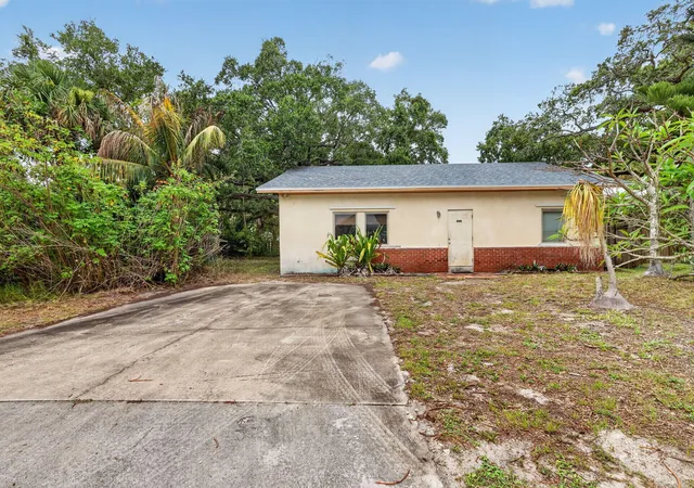 Homes for sale in Jensen Beach, FL | 968 Ne Kubin Ave, Jensen Beach, FL 34957 | MLS# B26027952