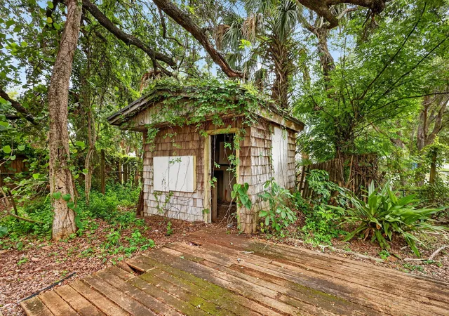 Homes for sale in Jensen Beach, FL | 968 Ne Kubin Ave, Jensen Beach, FL 34957 | MLS# B26027952
