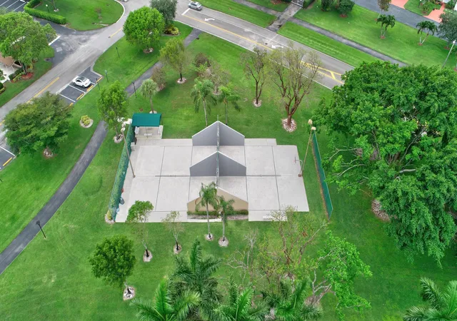 2nd image of 8130 Springtree Rd, Boca Raton, FL 33496