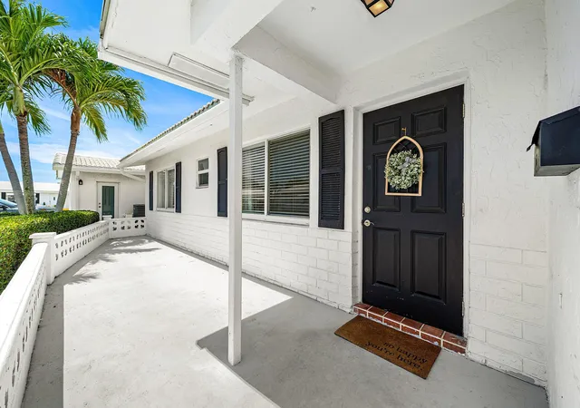 Homes for sale in Boynton Beach, FL | 2105 Sw 14th Pl, Boynton Beach, FL 33426 | MLS# B26028098