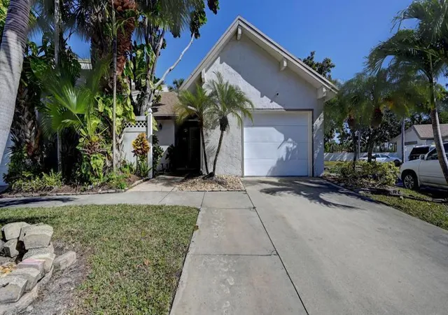4th image of 6660 Canary Palm Cir, Boca Raton, FL 33433 | MLS# B26028138