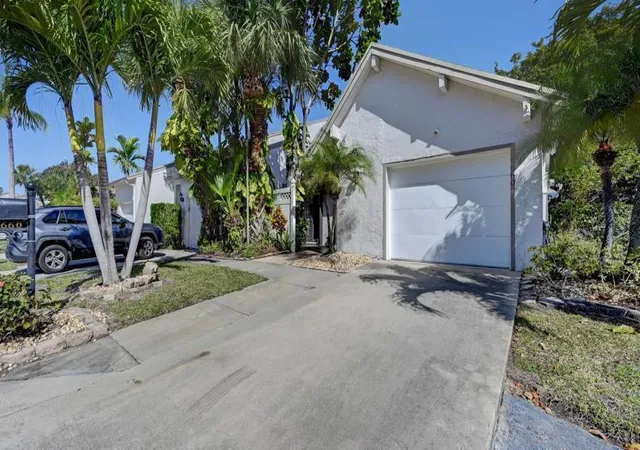 5th image of 6660 Canary Palm Cir, Boca Raton, FL 33433 | MLS# B26028138