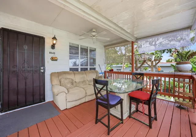 3rd image of 8545 Se Mars St, Hobe Sound, FL 33455 | MLS# B26028156