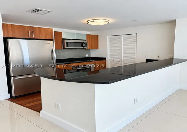Photo 3 of Condo for sale at 300 S Biscayne Blvd #T-3212, Miami, FL 33131 | MLS# A12014451 | Listing updated on 2026-10-07