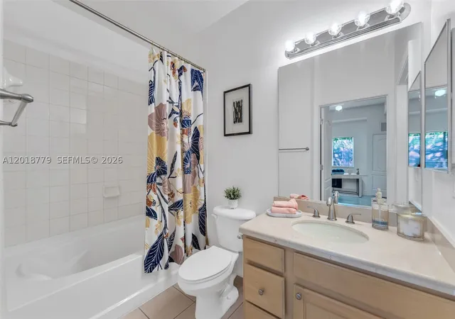 4th image of 6001 Sw 70Th St #241, South Miami, FL 33143 | MLS# A12018779