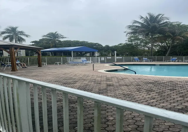 2nd image of 955 Egret Cir, Delray Beach, FL 33444