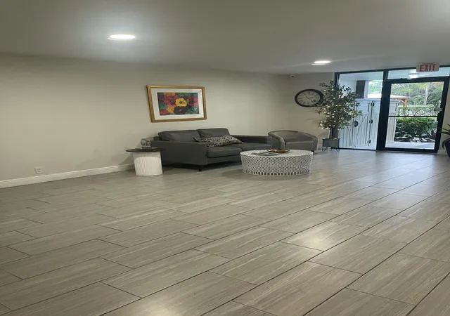 4th image of 955 Egret Cir #411, Delray Beach, FL 33444 | MLS# B26028247