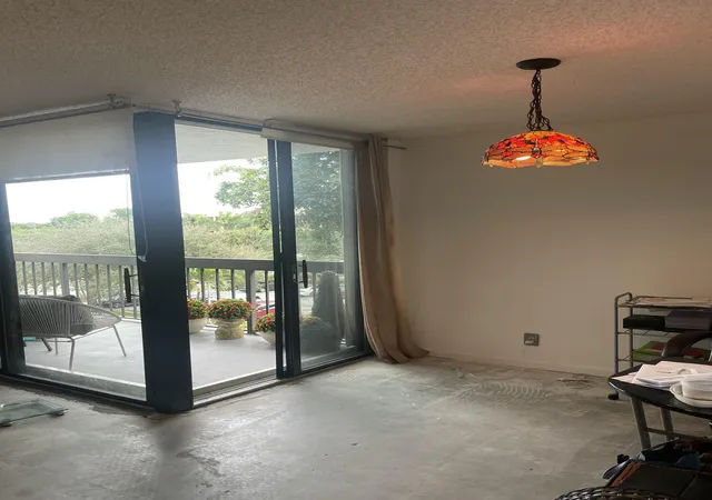 5th image of 955 Egret Cir #411, Delray Beach, FL 33444 | MLS# B26028247