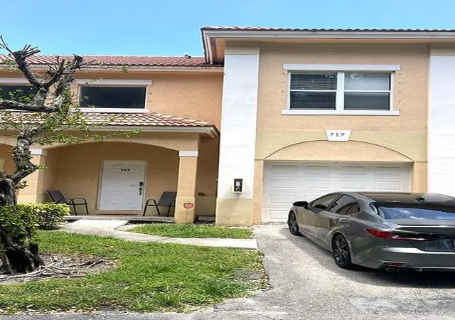 2nd image of 717 Talia Cir, Lake Worth, FL 33461 | MLS# B26028254