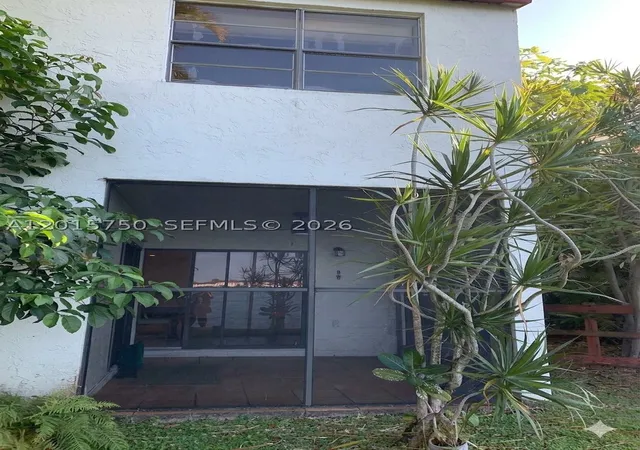 Homes for sale in Miami, FL | 341 Ives Dairy Rd, Miami, FL 33179 | Houzeo