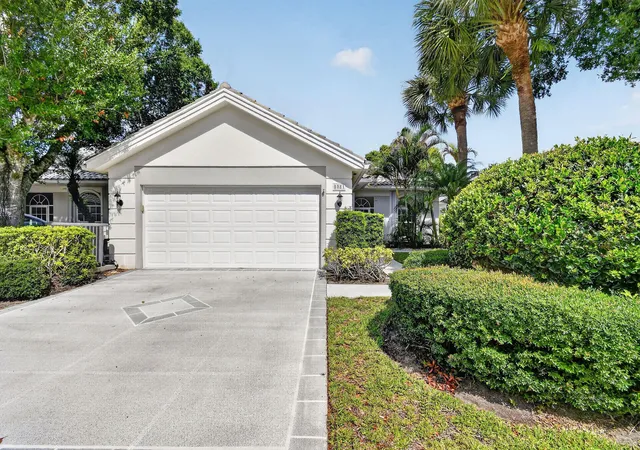 Homes for sale in Hobe Sound, FL | 8081 Se Double Tree Dr, Hobe Sound, FL 33455 | MLS# B26028310