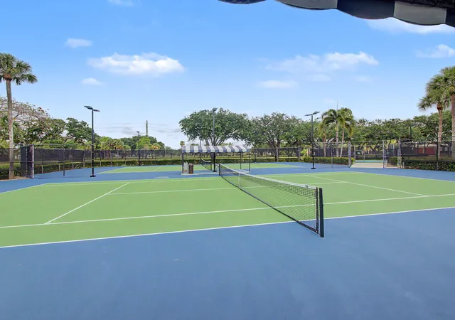 52nd image of 2631 Mohawk Cir, West Palm Beach, FL 33409 | MLS# B26028325