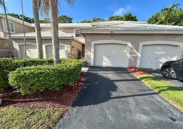 Homes for sale in Weston, FL | 2042 Madeira Dr, Weston, FL 33327 | MLS# A12018219