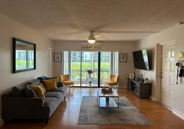 3rd image of 1102 Grn Pine Blvd, West Palm Beach, FL 33409