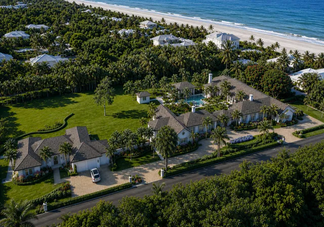 Homes for sale in Jupiter Island, FL | 302 S Beach Rd, Jupiter Island, FL 33455 | MLS# B26028572