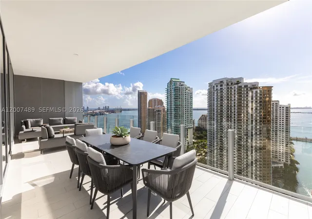 2nd image of 300 Biscayne Boulevard Way #2802, Miami, FL 33131 | MLS# A12007489