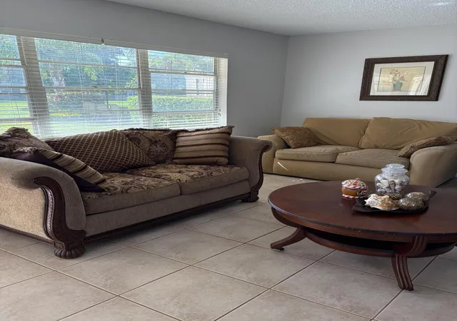 Homes for sale in West Palm Beach, FL | 128 Norwich F, West Palm Beach, FL 33417 | MLS# B26028632