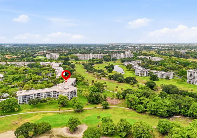 24th image of 3800 Oaks Clubhouse Dr #410, Pompano Beach, FL 33069 | MLS# B26028674