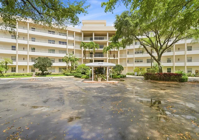 2nd image of 3800 Oaks Clubhouse Dr #410, Pompano Beach, FL 33069 | MLS# B26028674