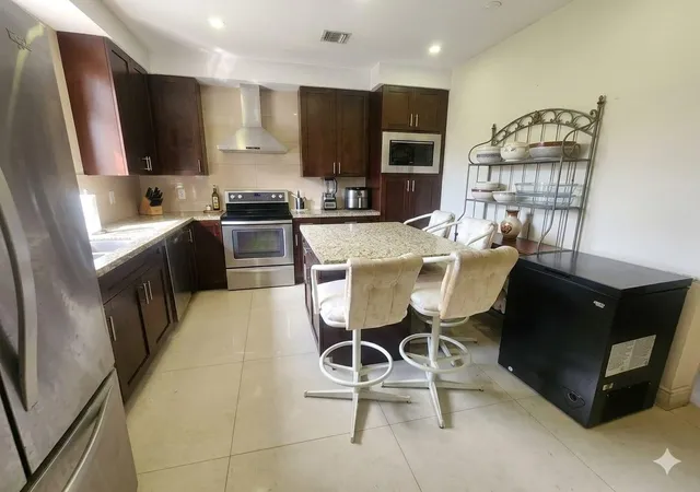 5th image of 1514 Davie Blvd, Fort Lauderdale, FL 33312 | MLS# B26028688