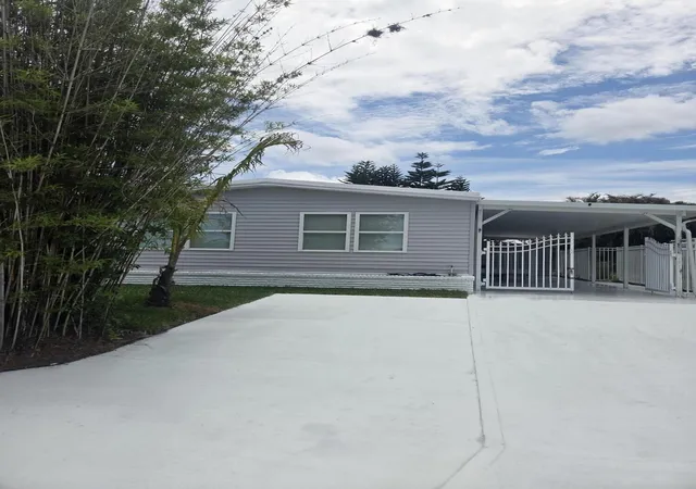 Homes for sale in Hobe Sound, FL | 6950 Se Congress St, Hobe Sound, FL 33455 | MLS# B26028746