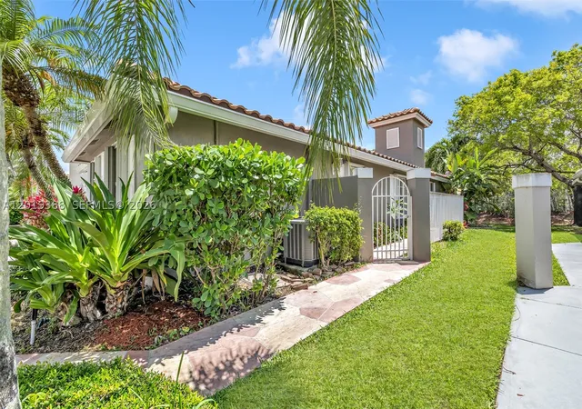 Homes for sale in Coral Springs, FL | 5621 117th Ave, Coral Springs, FL 33076 | MLS# A12019388