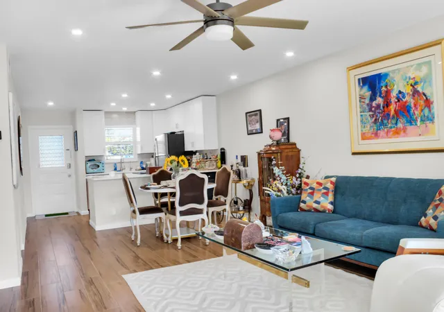 Homes for sale in Lighthouse Point, FL | 2202 Ne 36Th St #15, Lighthouse Point, FL 33064 | MLS# B26028766